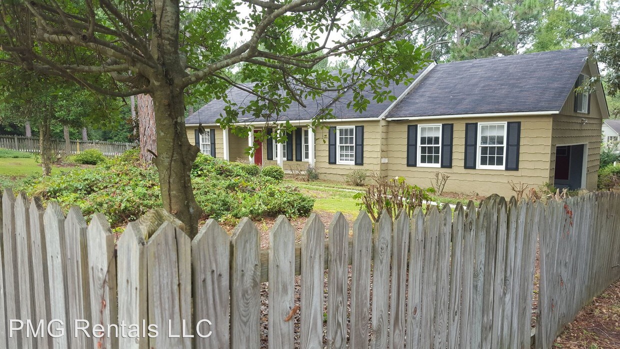 Primary Photo - 3 br, 2 bath Room For Rent - 401 Peg Wen