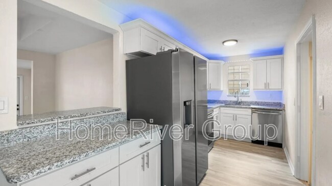 Foto del edificio - 4751 Fairfield Ave S