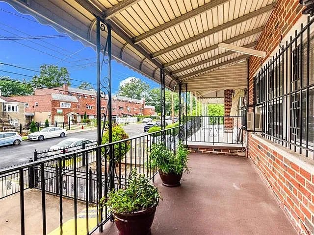 Building Photo - 3608 De Reimer Ave