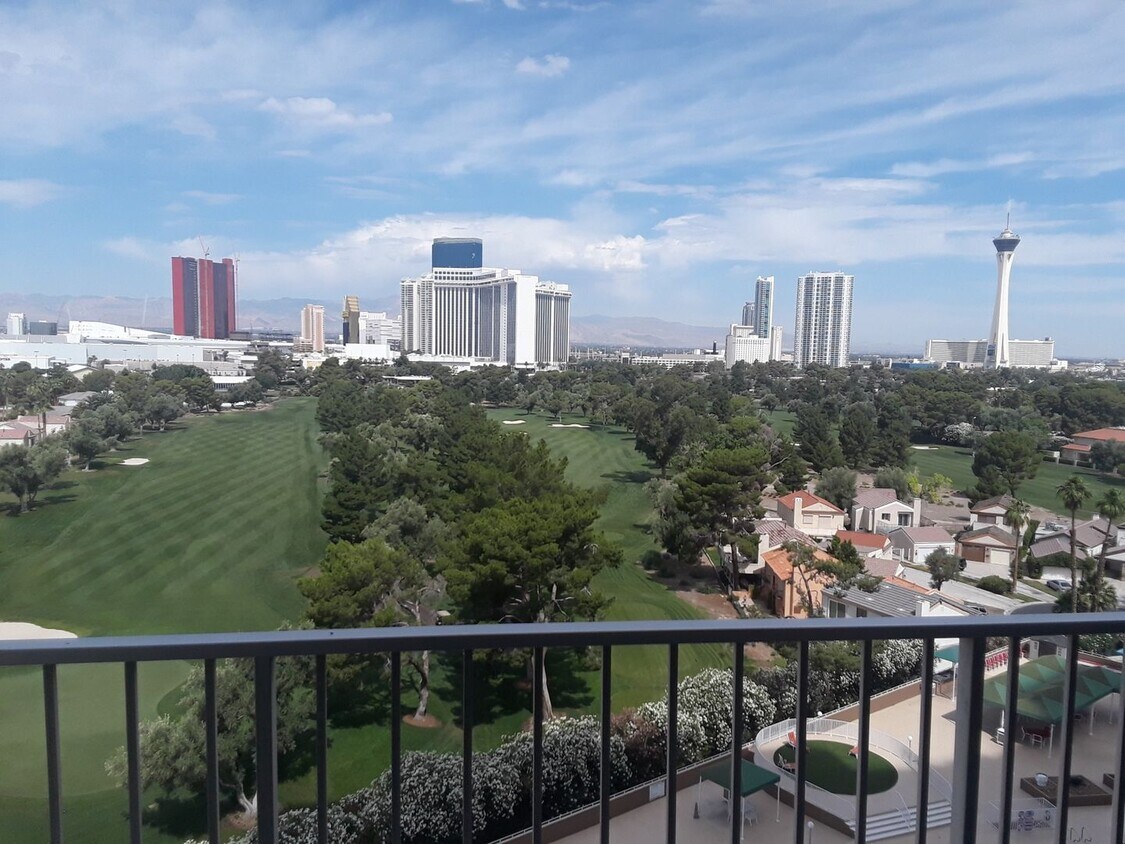 Foto principal - MODERN HIGH-RISE CONDO/11TH FLOOR OF LVCC ...