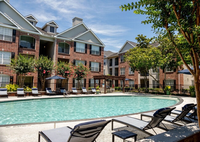 Plaza at Westchase apartments — community photo - Plaza at Westchase