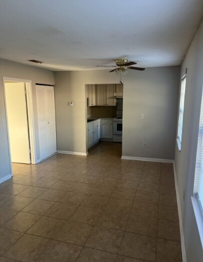 Building Photo - 1401 Newton Dr