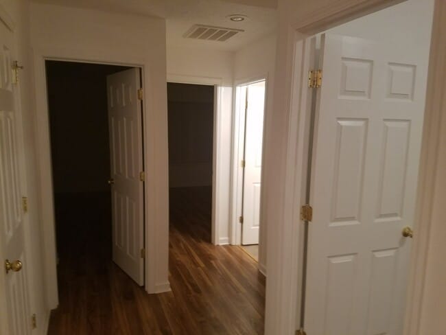 Building Photo - 401 Cricket Ln