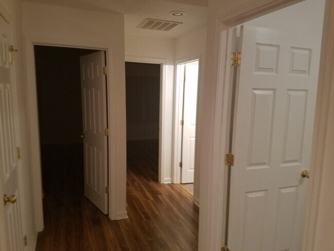 Foto del edificio - 401 Cricket Ln