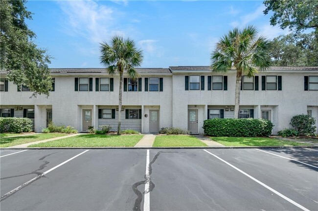 Building Photo - 104 Courtyard Villas Ln