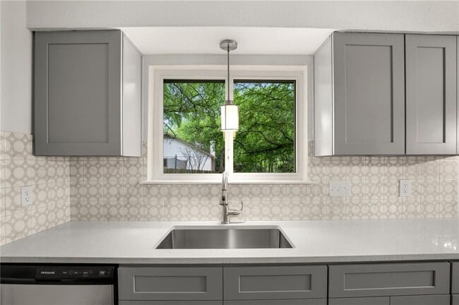 Building Photo - 6502 Brushy Ridge Cove