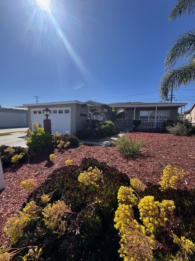 Building Photo - 15419 Cimarron Ave