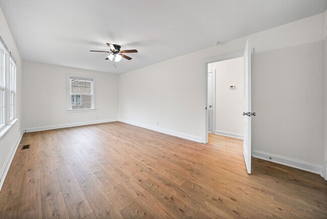 Foto del edificio - Renovated 2 bedroom home for rent Near Downtown Clarksville!