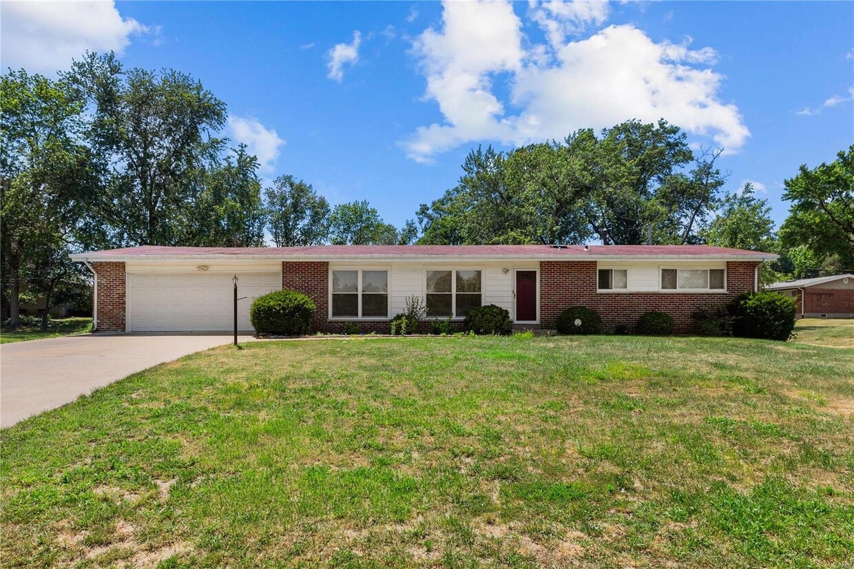 1213 Cimarron Dr, Olivette, MO 63132 House Rental in Olivette, MO