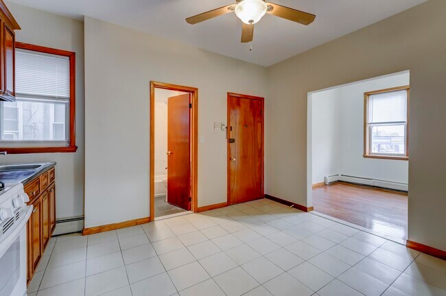 Building Photo - 1058 Avenue C