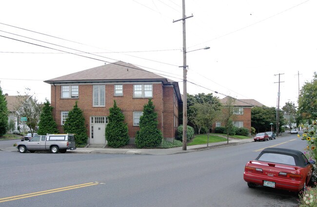 Building Photo - Chasselton Condominiums