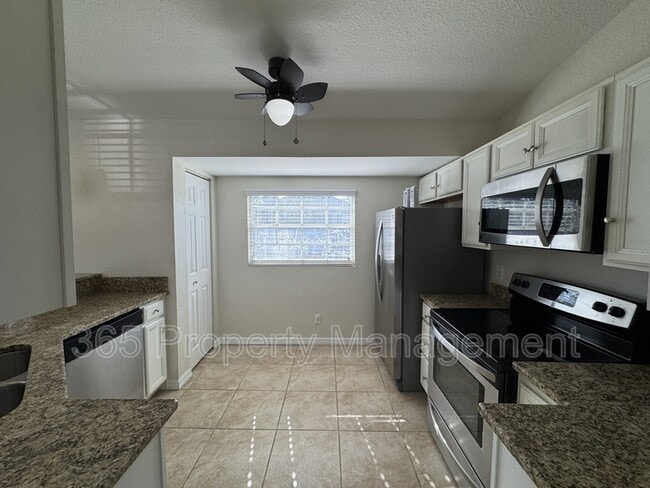 Foto del edificio - 4343 Belladonna Ave