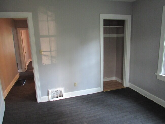 Bedroom - 1165 S National Ave