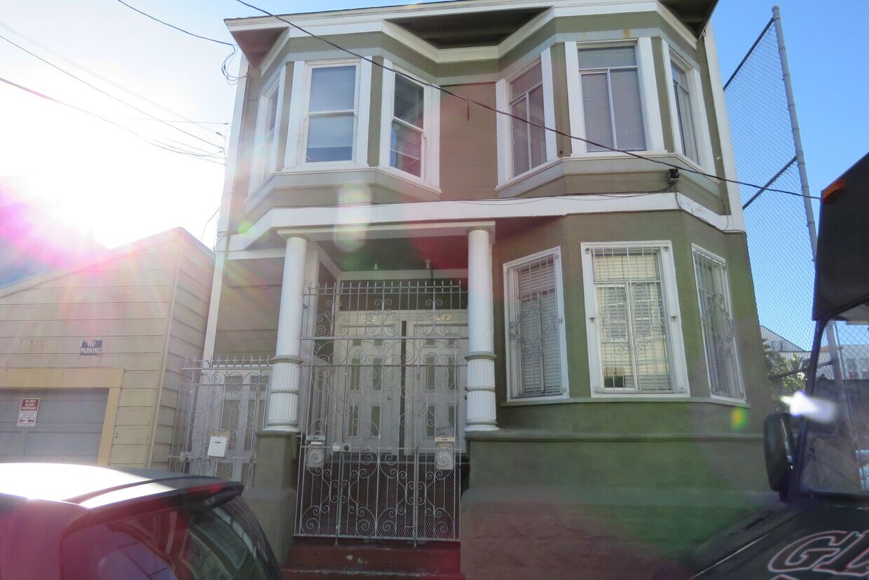 Primary Photo - 3 Bedroom in the Sunny Mission