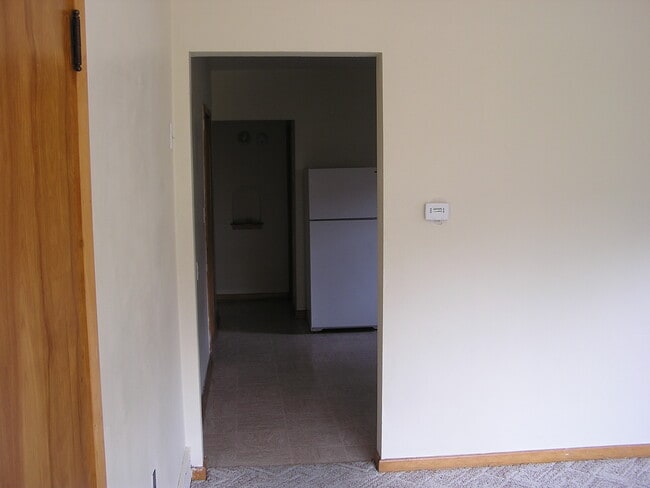 Building Photo - 410 W Pleasant St
