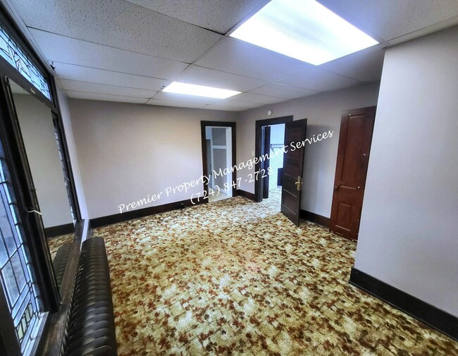 Building Photo - 145 E Wallace Ave