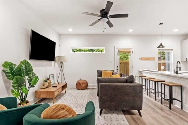 Foto del edificio - 7809 Lawn St