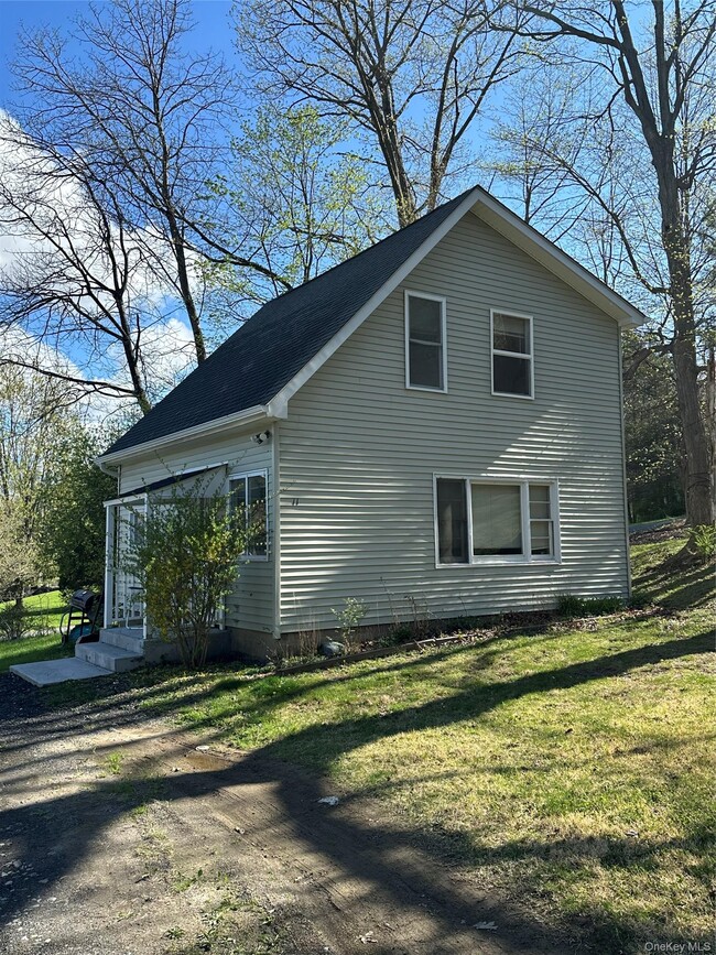 Building Photo - 11 Upper Hillman Rd