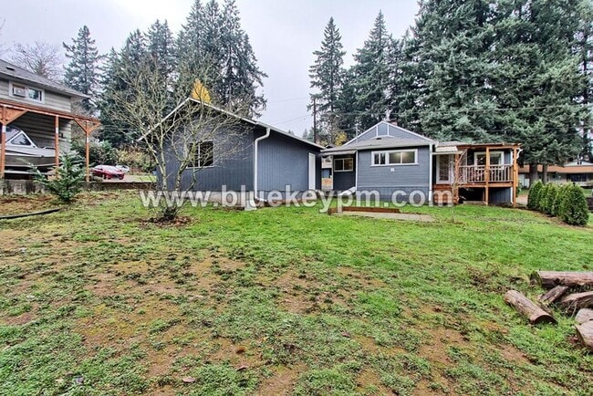 Building Photo - 2 Bed, 2 Bath Home with Large Yard Near Kiggins Bowl