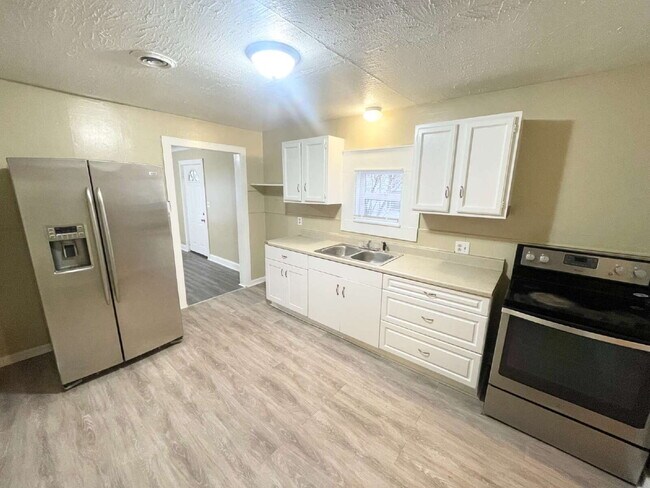 Foto del edificio - Anderson 2 bedroom home