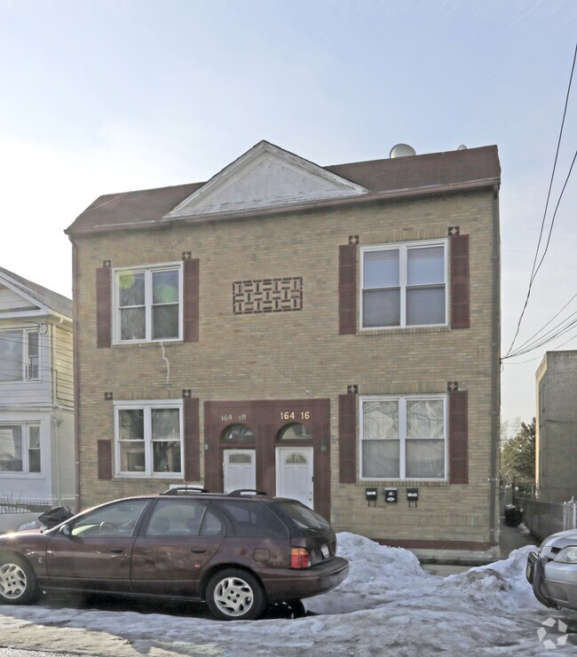 Building Photo - 164-18 77th Rd