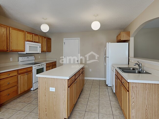 Foto del edificio - 13819 Gentle Woods Ave