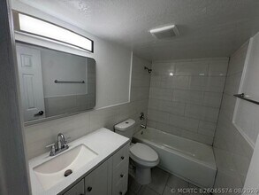 Building Photo - 3810 SW 60th Ave