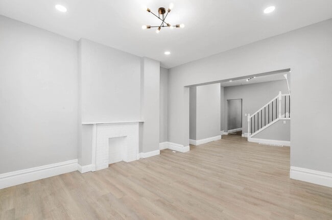 Building Photo - 135 Dakota Ave