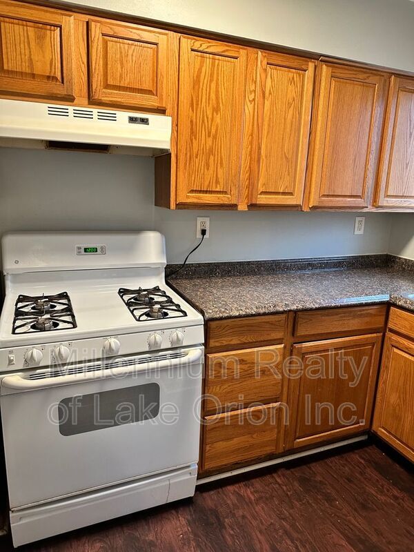 Building Photo - 603 Lenox Ave