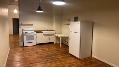 Building Photo - 1415 Kemper St