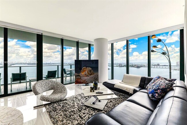 Foto del edificio - 3131 NE 7th Ave