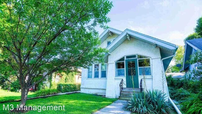 Foto del edificio - 3 br, 1 bath House - 2741 Titus Ave