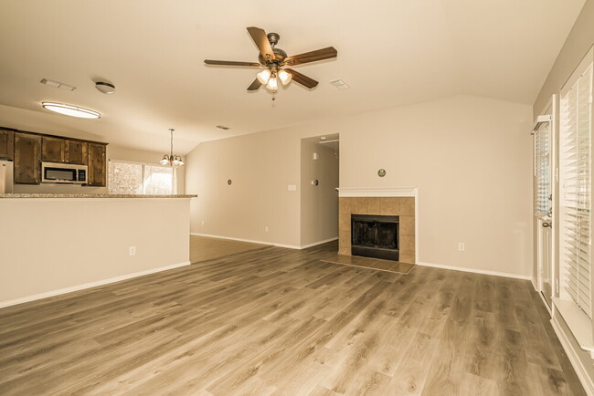 Building Photo - 1108 Savage Dr