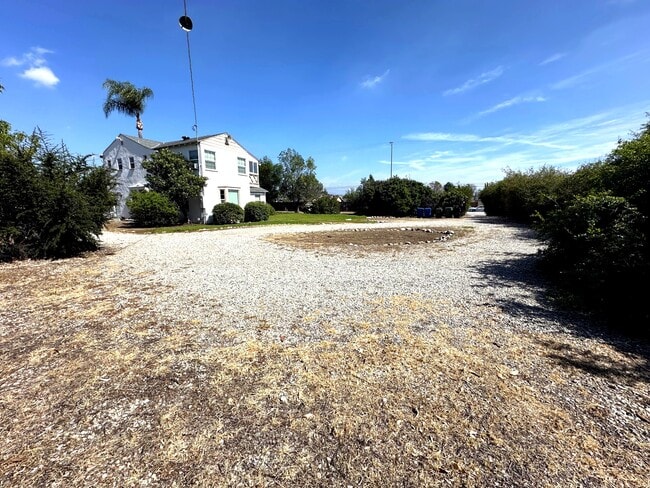 Building Photo - 10847 Balboa Blvd