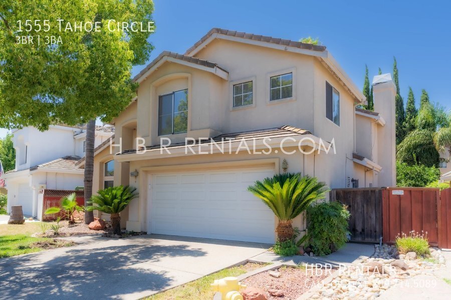 Primary Photo - Stunning 3 Bed, 2.5 Bath Two-Story Home wi...