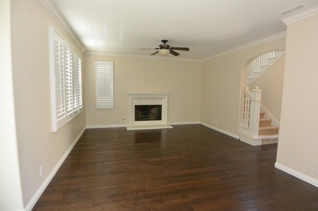 Building Photo - Stunning 3 Bed 2.5 Bath 2 Story SFR in the Woodbury neighborhood of Irvine