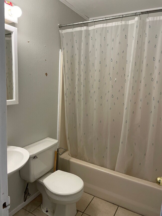 Foto del edificio - 2 Bedroom in Tech Terrace!