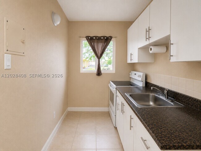 Foto del edificio - 520 SW 6th St