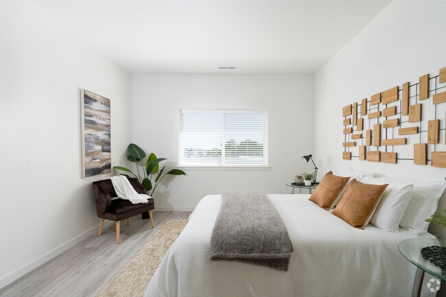 Interior Photo - Columbia River Walk