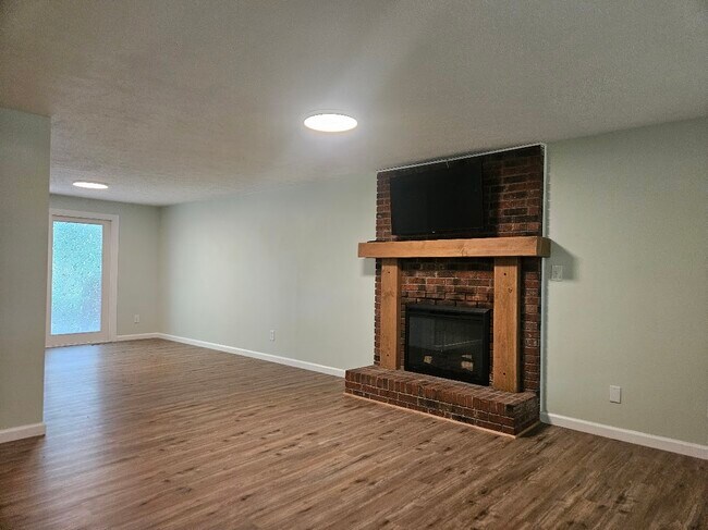 Foto del edificio - 9 Lexington Ln