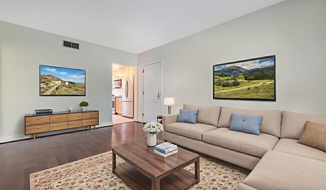 Foto del edificio - 504 Bashford Ln