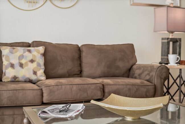 Building Photo - 1360 Centre Ct Ridge Dr