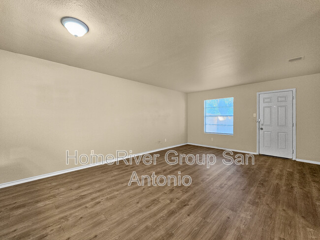 Building Photo - 529 Dukeway