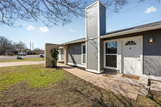 Building Photo - 5900 Harwill Cir