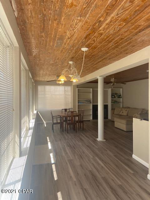 Foto del edificio - 21522 Dolphin Ave