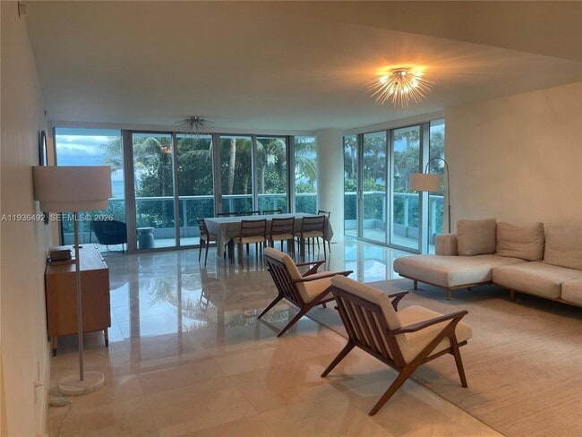 Foto del edificio - 9401 Collins Ave