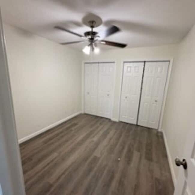 Building Photo - Beautiful newly remodeled 2/1 apartment!