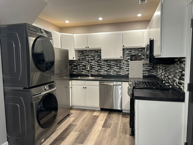 Foto del edificio - 2414 N Mason Ave