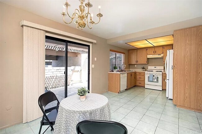 Building Photo - 1910 W Palmyra Ave