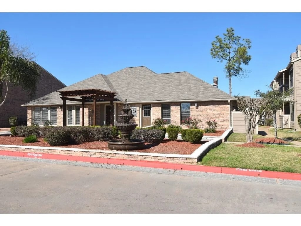 Foto principal - 17310 Kieth Harrow Blvd